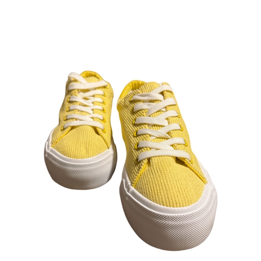 Women's platform sneakers by THATXUAOV